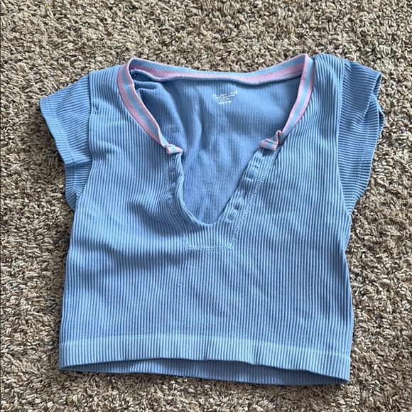 Urban Outfitters Tops - Go for gold seamless top